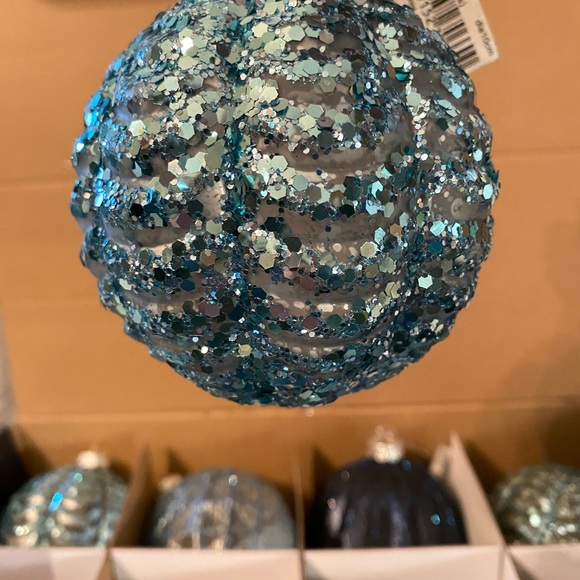 **NEW** Christmas Ornaments Shades of blue.12 ornaments/box. - Picture 10 of 14